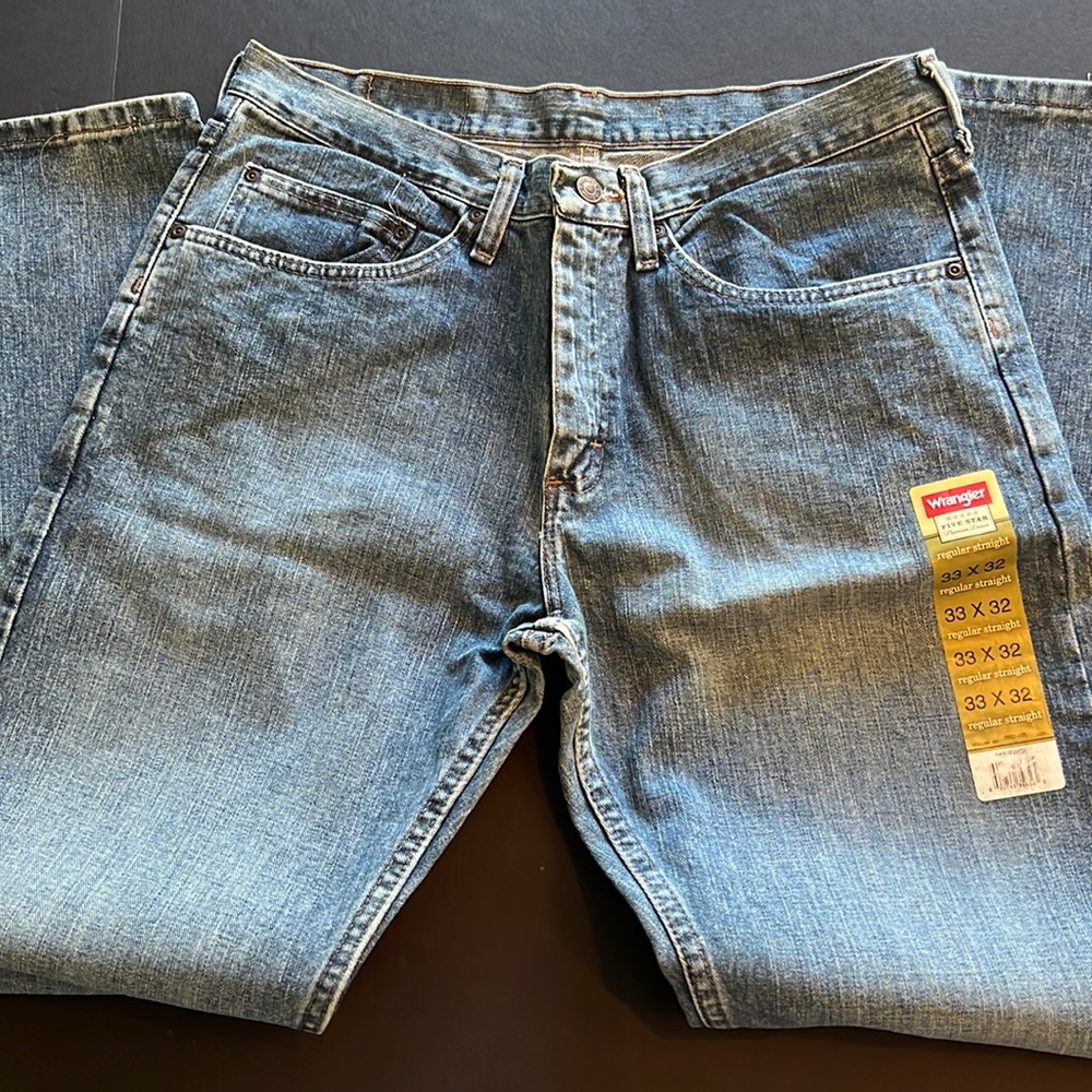Wrangler 5-pocket jeans regular fit-33” x 32”-NWT
